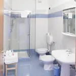 Mini-appartamenti, Lanterna Blu 3*