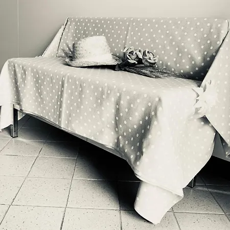 Mini-appartamenti, Lanterna Blu 3*