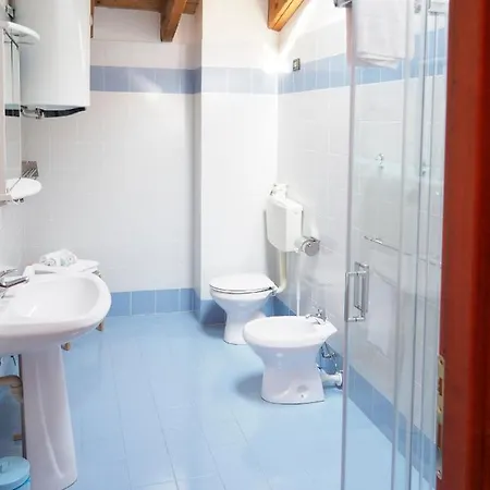 Mini-appartamenti, Lanterna Blu Konukevi 3*