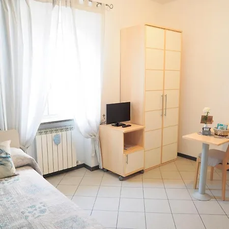 Mini-appartamenti, Lanterna Blu