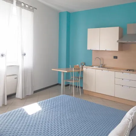 Mini-appartamenti, Lanterna Blu 3*