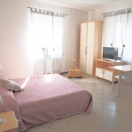 Mini-appartamenti, Lanterna Blu