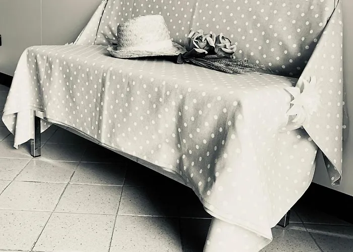 Mini-appartamenti, Lanterna Blu 3*