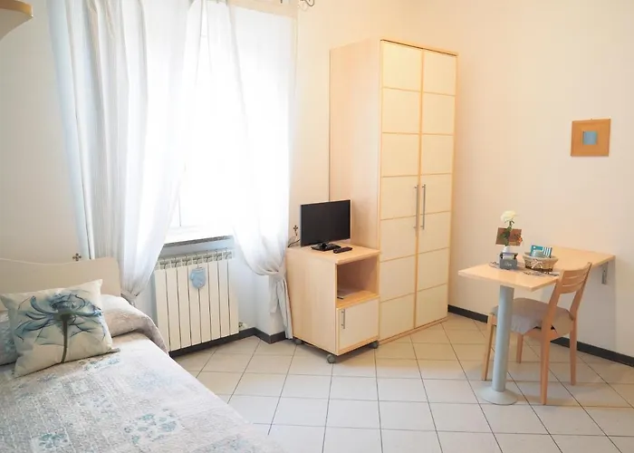 Mini-appartamenti, Lanterna Blu