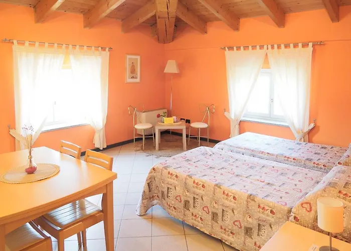 Mini-appartamenti, Lanterna Blu 3*