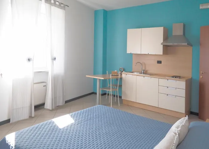 Mini-appartamenti, Lanterna Blu 3*