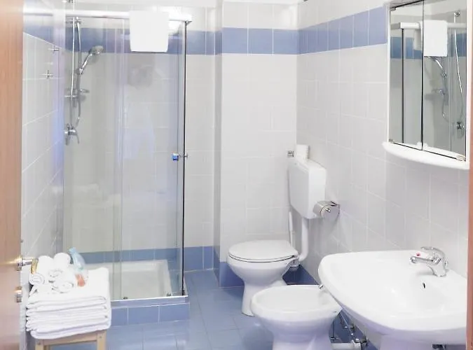 Mini-appartamenti, Lanterna Blu 3*