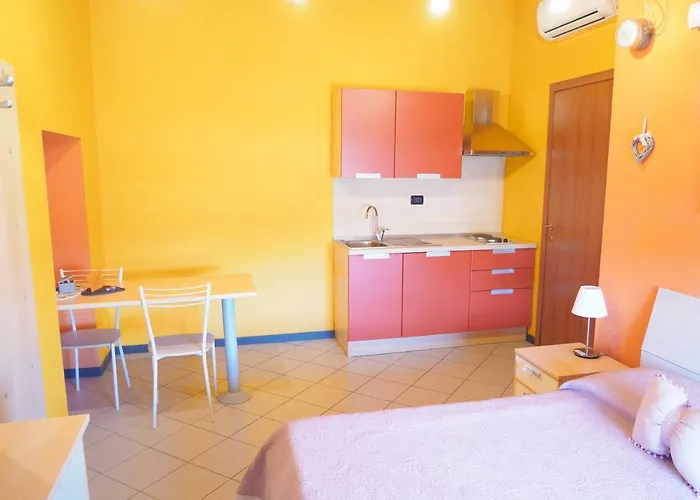 Mini-appartamenti, Lanterna Blu 3*